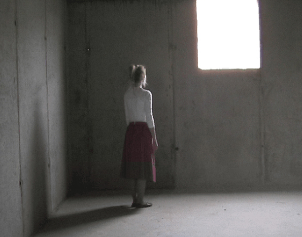 2007.Nikole Tesle, zgrada u izgradnji (iz video performansa Neka cijeli ovaj svijet)